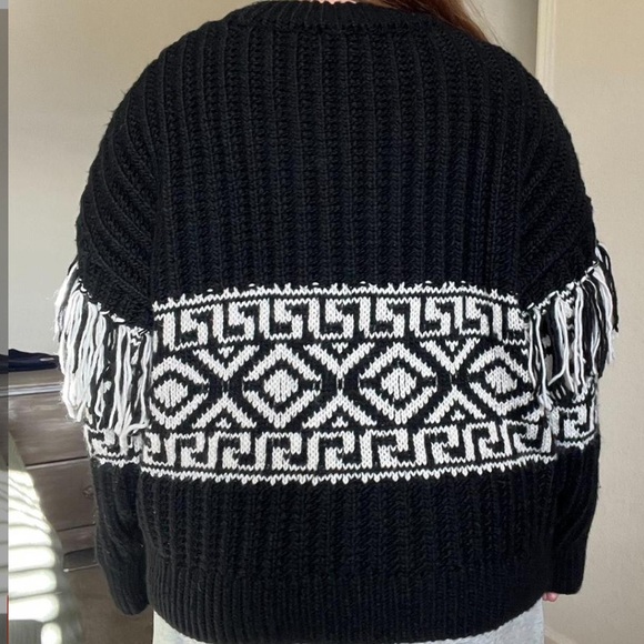 H&M boho patterned fringe sweater - Picture 3 of 4